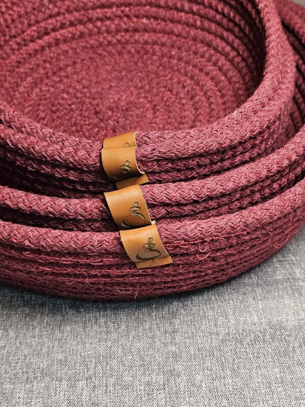 20250924_153428 Combo de Cestos de Algodón – 4 Tamaños Color Bordo