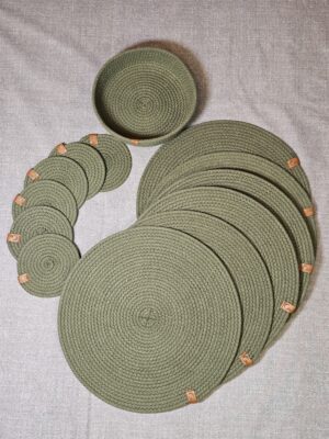 Combo Verde Musgo Individuales + Posavasos + Cesta Artesanal