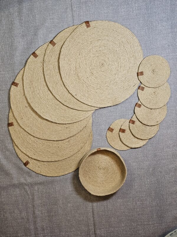 20250924_180018 Combo Yute Individuales + Posavasos + Cesta Artesanal